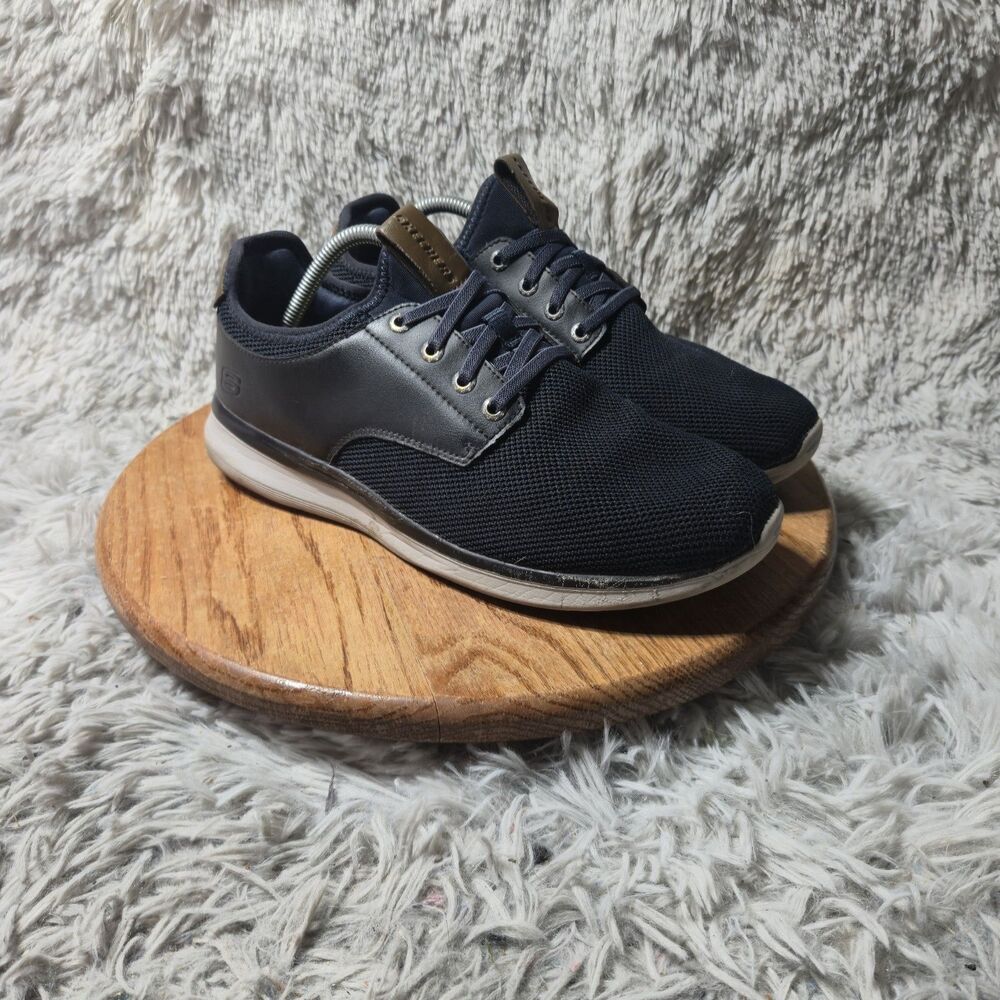 Skechers Streetwear Relaxed Fit Mens Navy Black Lace Up Sneaker Size 10 Comfort